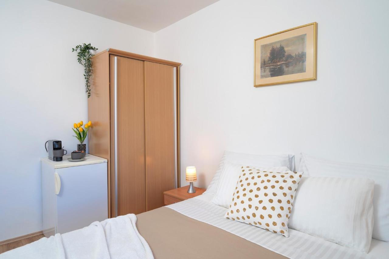 חוואר Novak Guesthouse - Zf Hvar מראה חיצוני תמונה